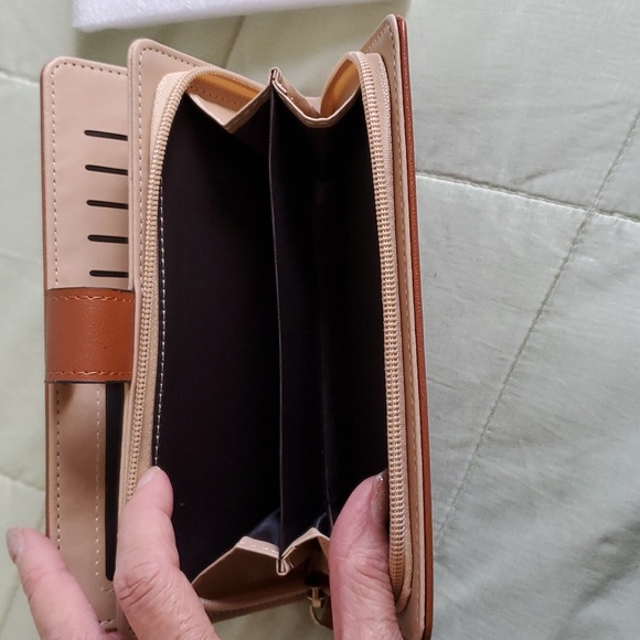 NEW! Leaf motif wallet - Picture 7 of 9